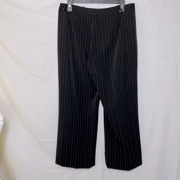 LARRY Levine Stretch Black with Light Pink Pin Stripe Wide Leg Pants - Size 12 - Picture 2 of 5